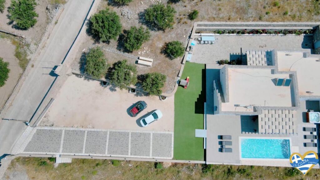enoikiazomena-domatia-diamerismata-paros-villa-jessy