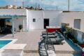 enoikiazomena-domatia-diamerismata-paros-villa-jessy