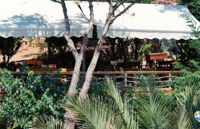 cafe-vagia-i-apolyti-stasi-gia-kafe-stin-patmo
