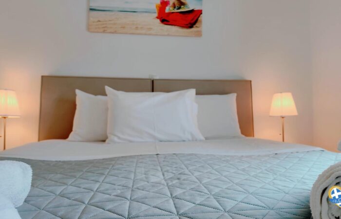 enoikiazomena-domatia-diamerismata-paros-villa-jessy