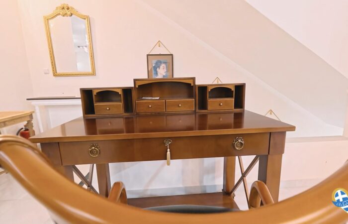 epipla-nafplio-gkinis-diachroniki-poiotita-styl