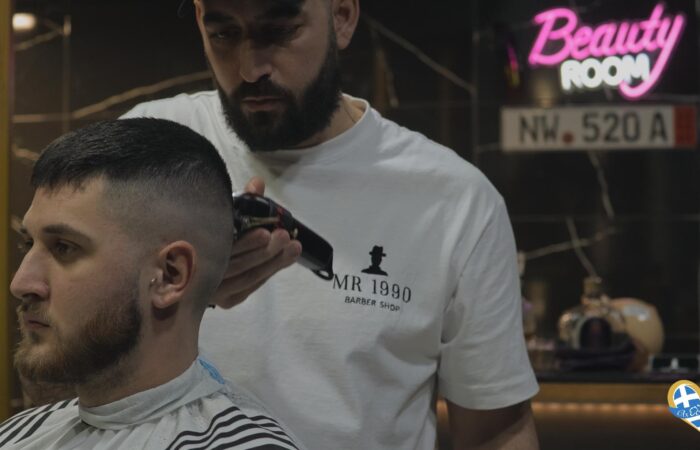 koureio-kalamata-mr-1990-barbershop-barber-
