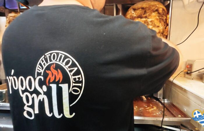 souvlatzidiko-chalkida-gyros-grill-i-afthentiki-ebeiria-tou-psitopoleiou